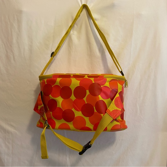 Tupperware Vintage Picnic Set, Insulated 2 strap shoulder bag with Polka Dots - Picture 12 of 13